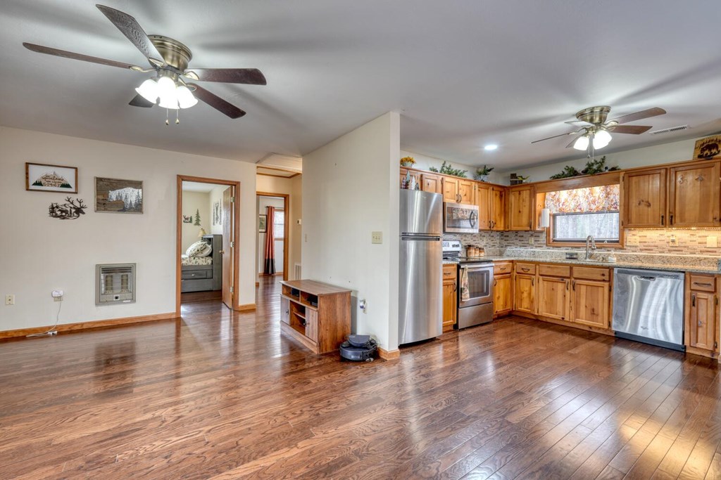 420827 Murphy Residential