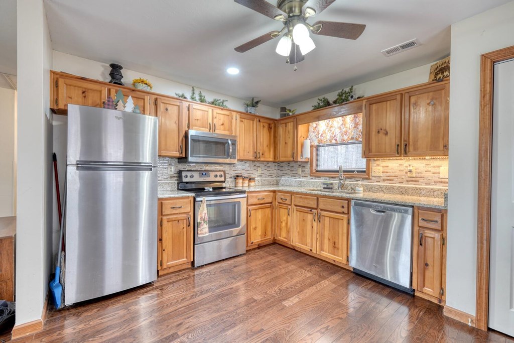 420827 Murphy Residential