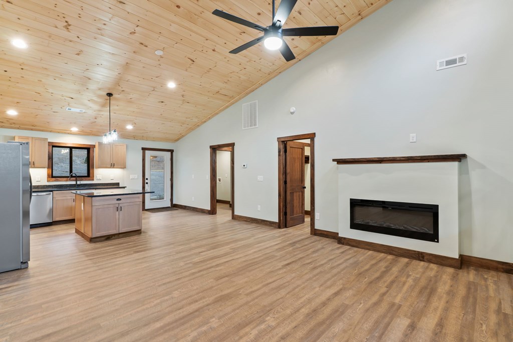 420837 Mineral Bluff Residential