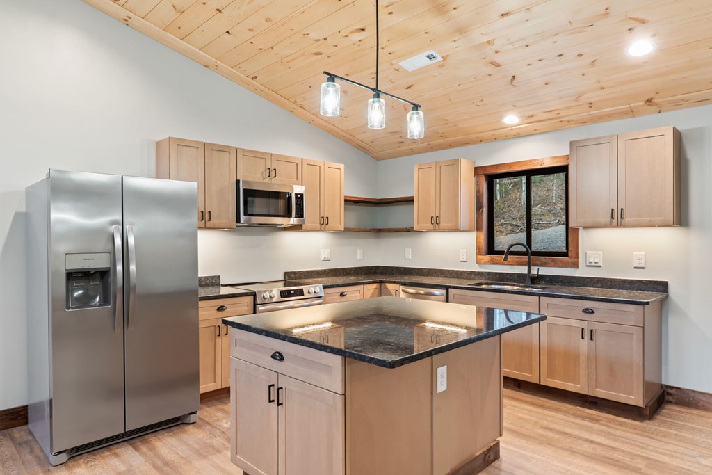 420837 Mineral Bluff Residential