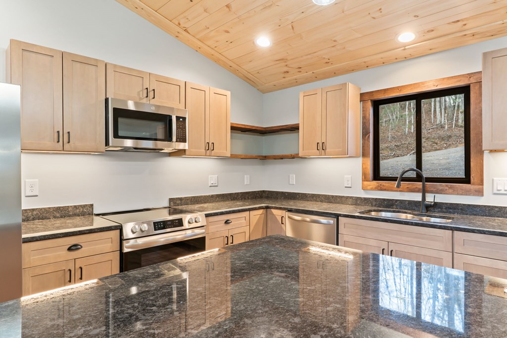 420837 Mineral Bluff Residential