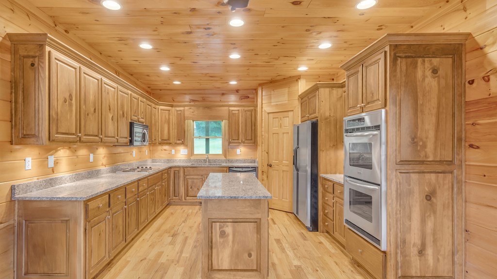 420839 Mineral Bluff Residential