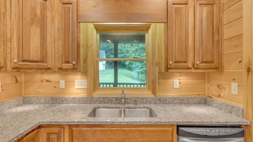 420839 Mineral Bluff Residential