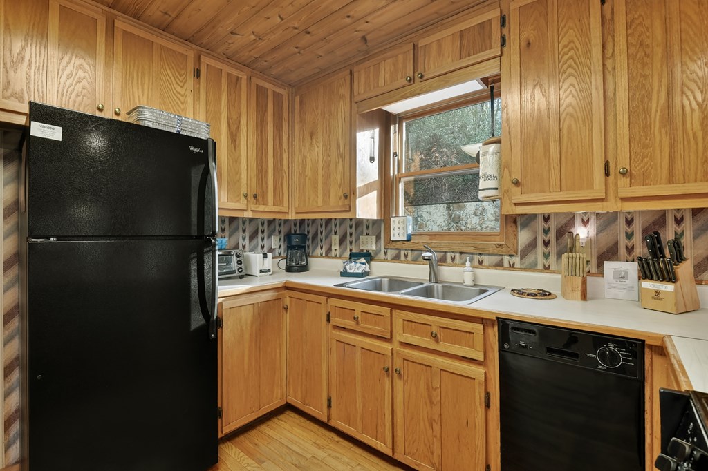 420854 Mineral Bluff Residential