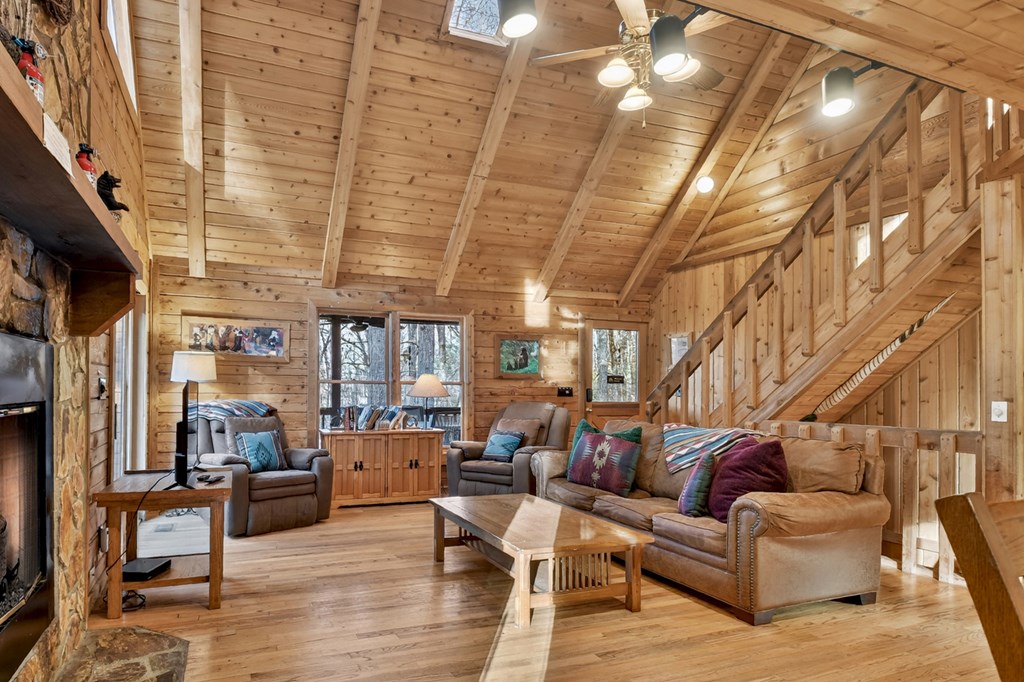 420854 Mineral Bluff Residential