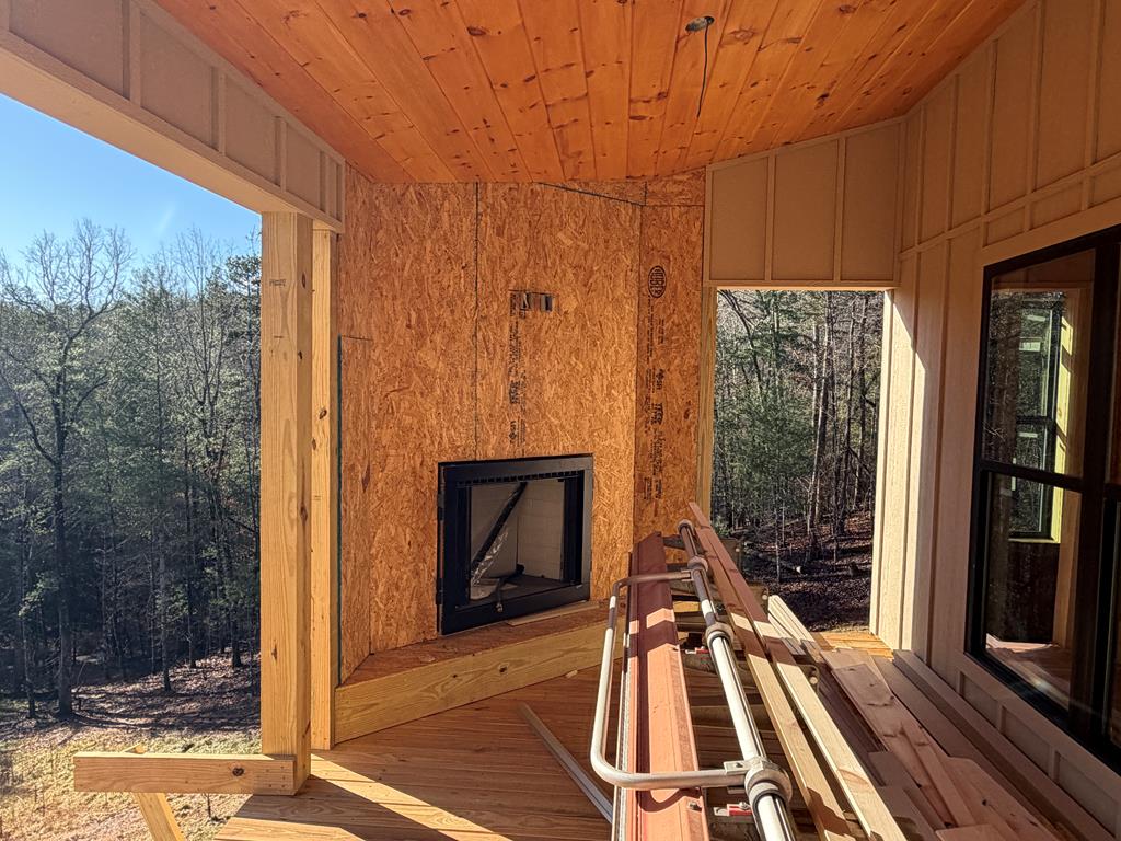 420872 Mineral Bluff Residential