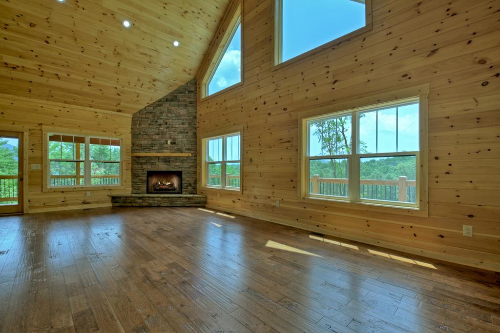 420872 Mineral Bluff Residential