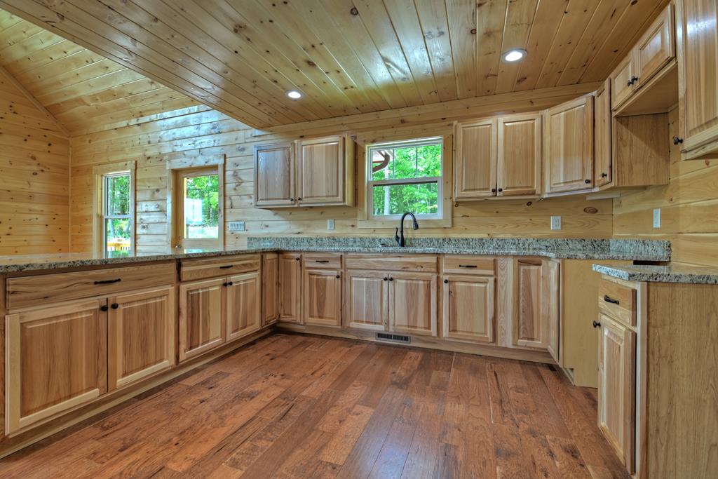 420872 Mineral Bluff Residential