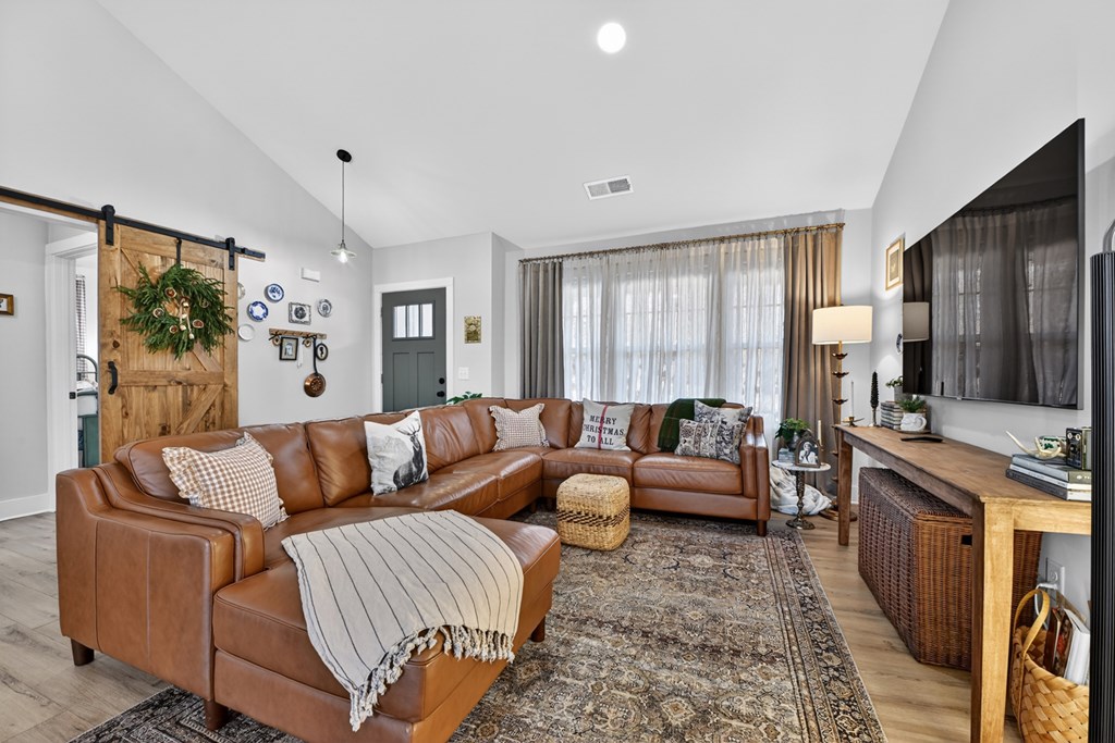 420880 FAIRMOUNT Residential