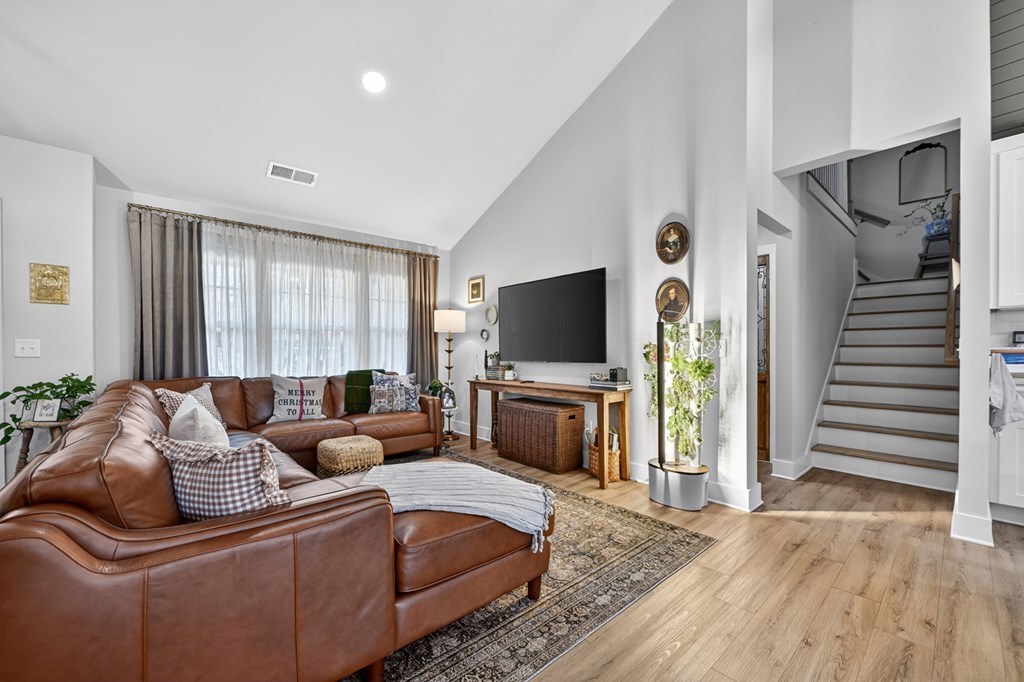 420880 FAIRMOUNT Residential