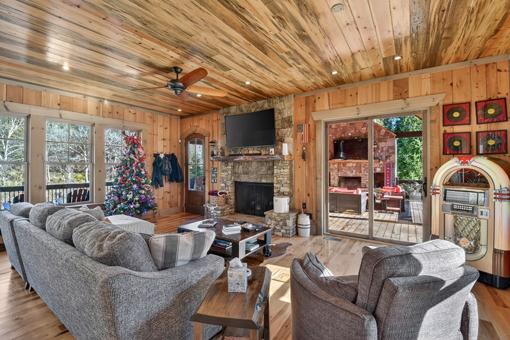 420928 Blue Ridge Residential