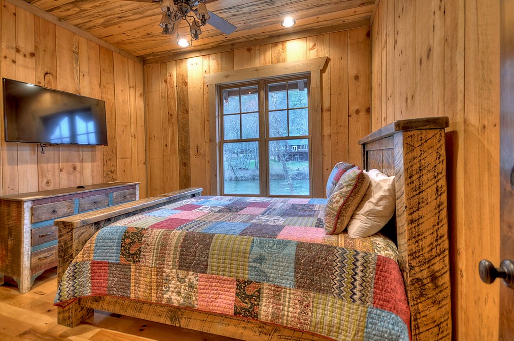 420928 Blue Ridge Residential