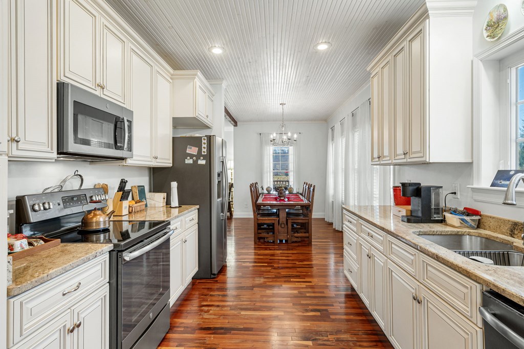 420945 Hayesville Residential