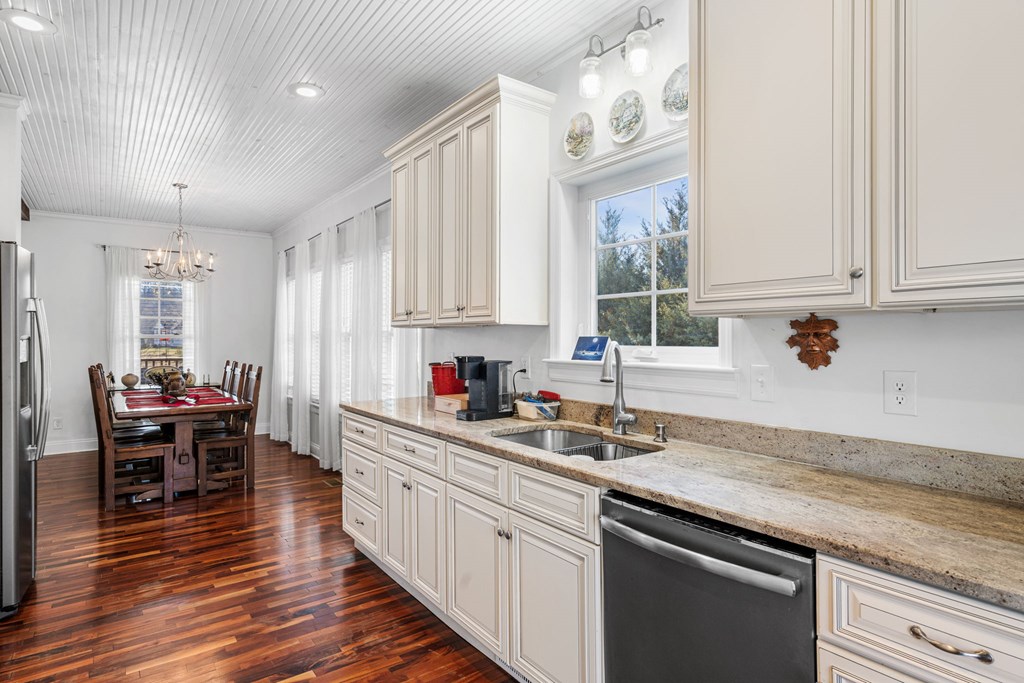 420945 Hayesville Residential