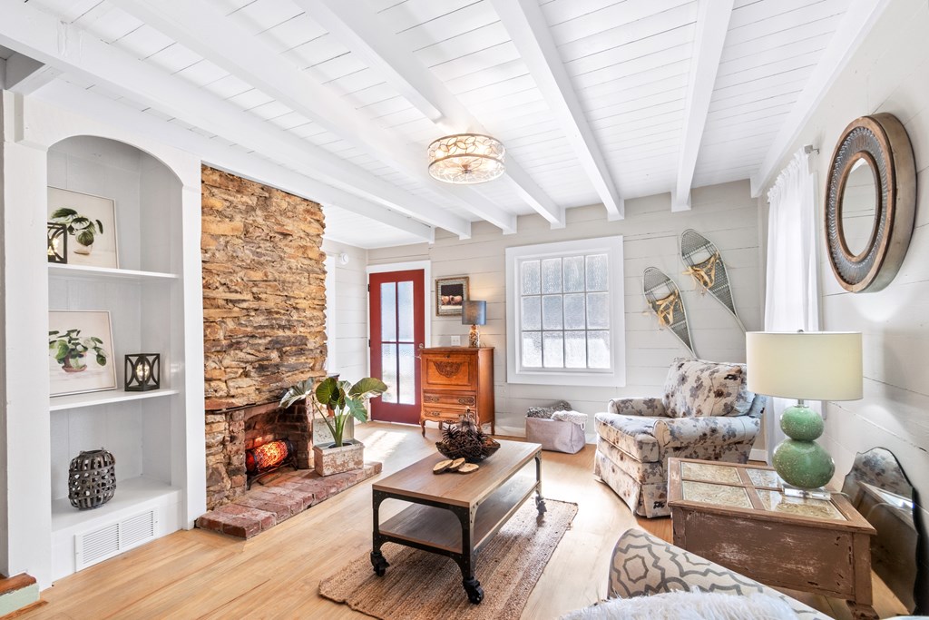 420973 Mineral Bluff Residential