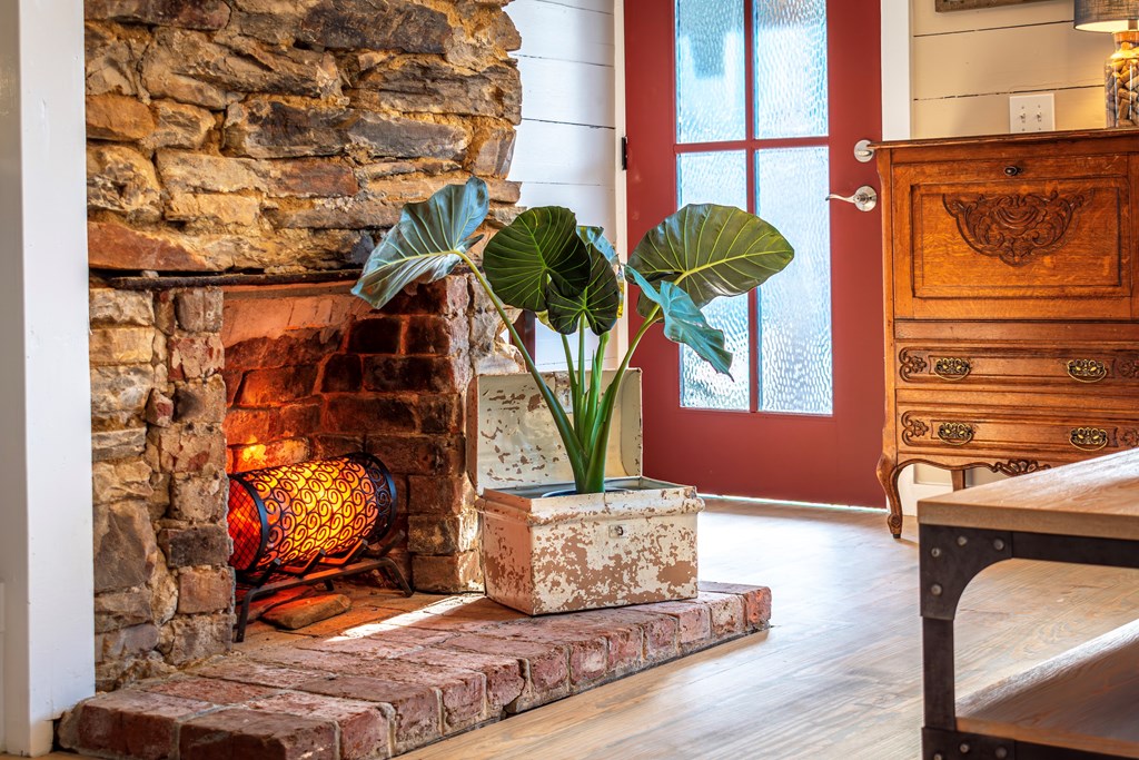 420973 Mineral Bluff Residential