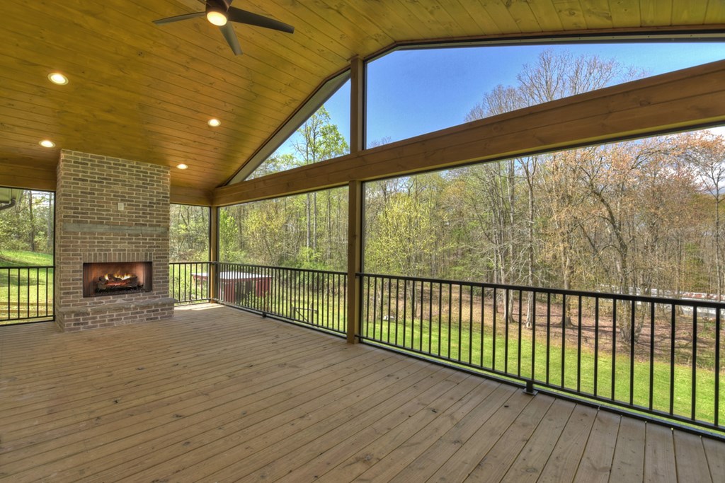 420990 Epworth Residential