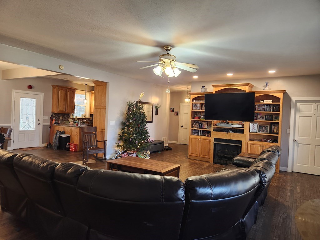 420997 Murphy Residential