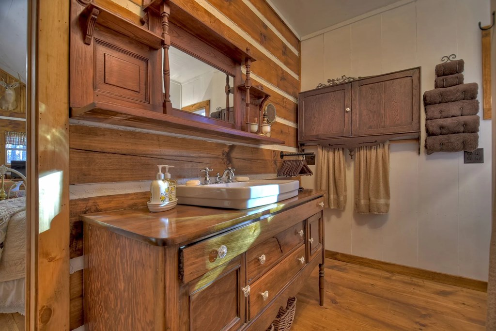 421014 Mineral Bluff Residential