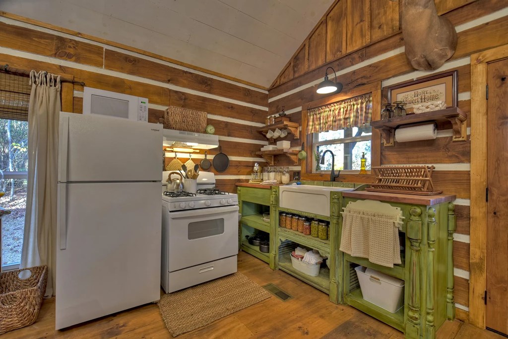 421014 Mineral Bluff Residential