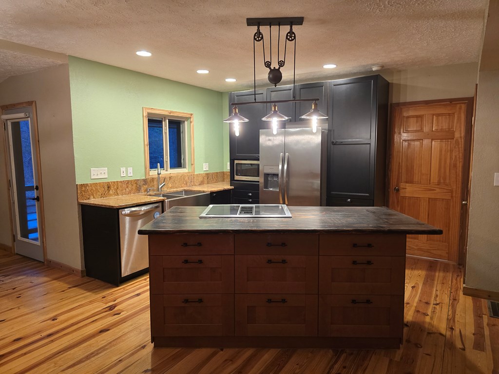 421015 Blue Ridge Residential