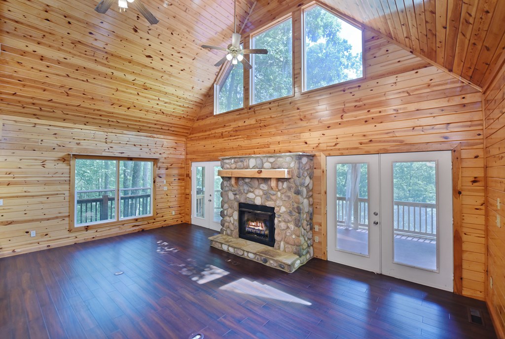 421020 Mineral Bluff Residential