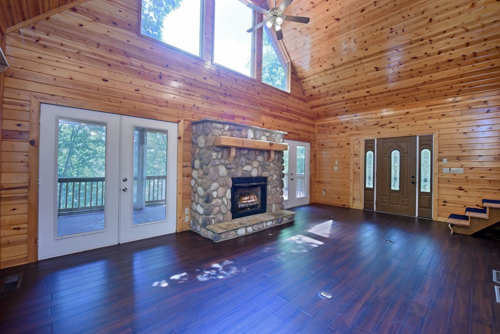 421020 Mineral Bluff Residential