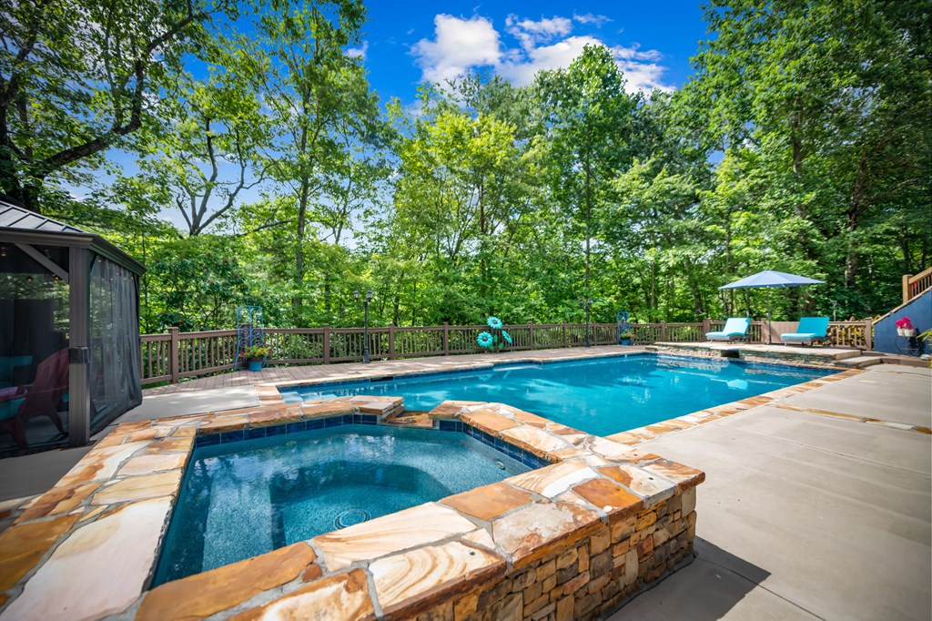 421032 Mineral Bluff Residential