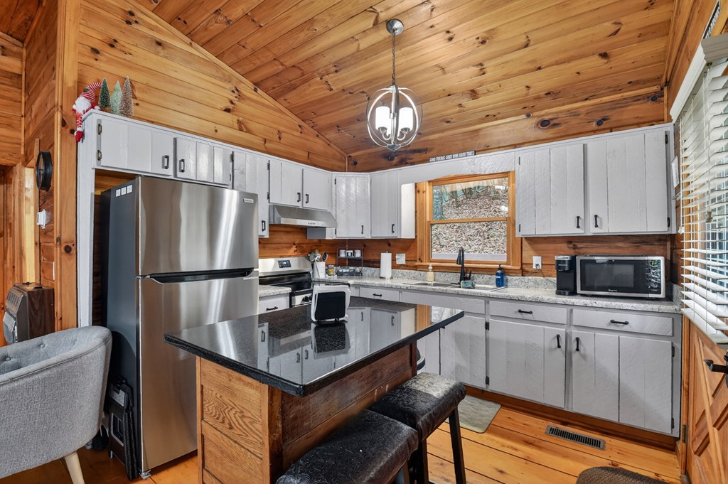 421035 Blue Ridge Residential