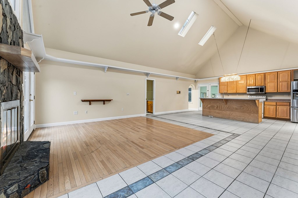 421043 Murphy Residential