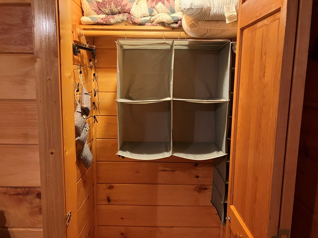 421048 Murphy Residential