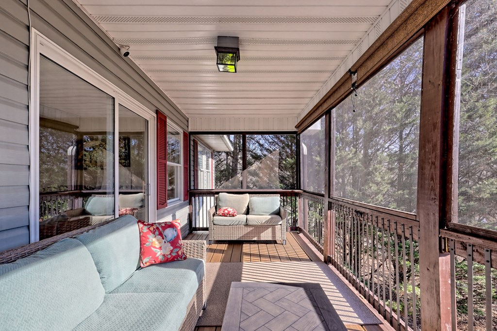 421053 Hiawassee Residential