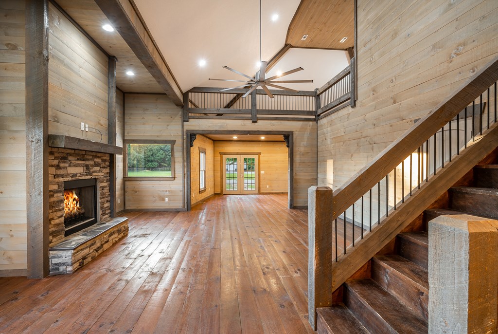 421058 Mineral Bluff Residential