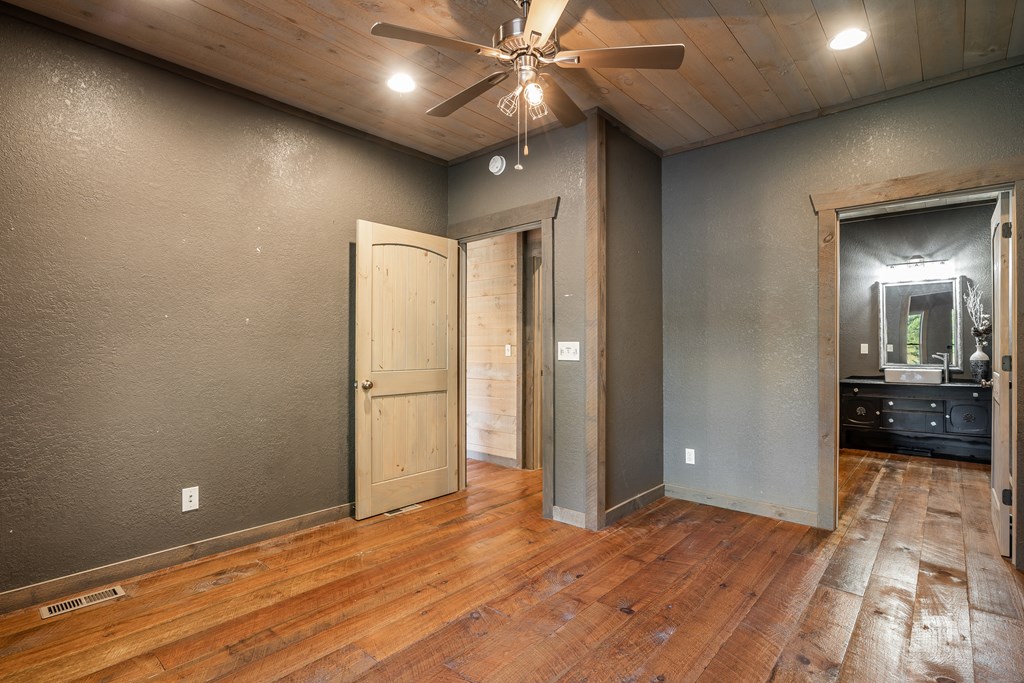 421058 Mineral Bluff Residential