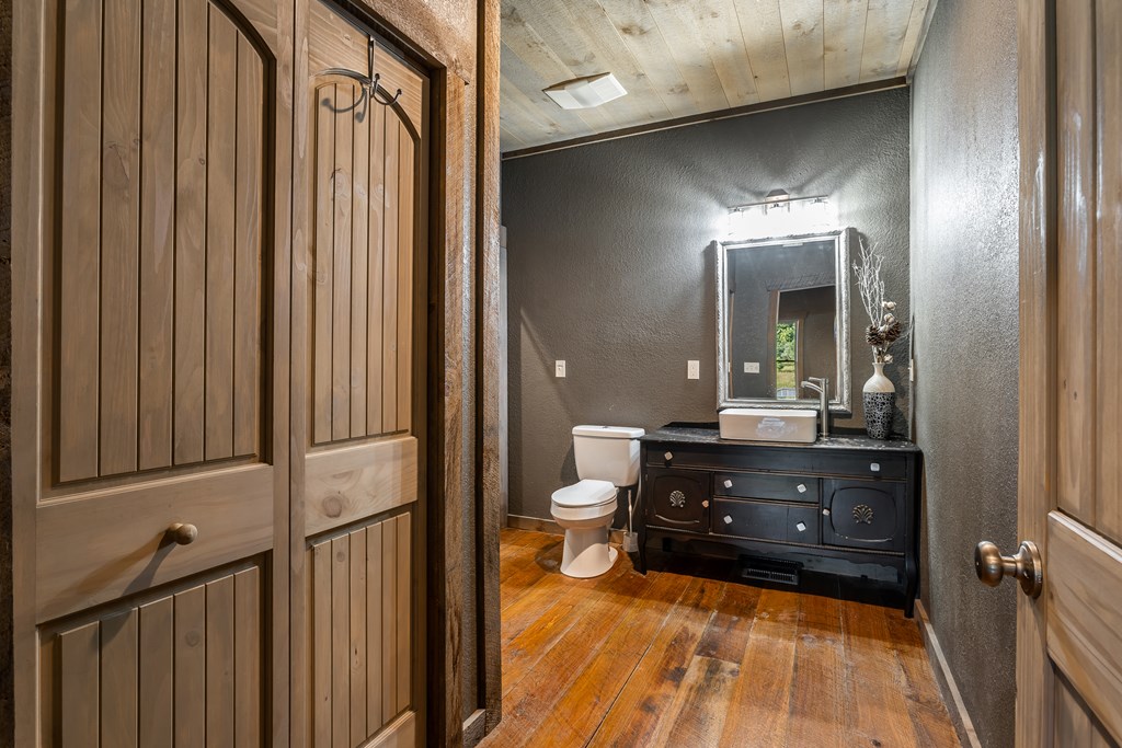 421058 Mineral Bluff Residential