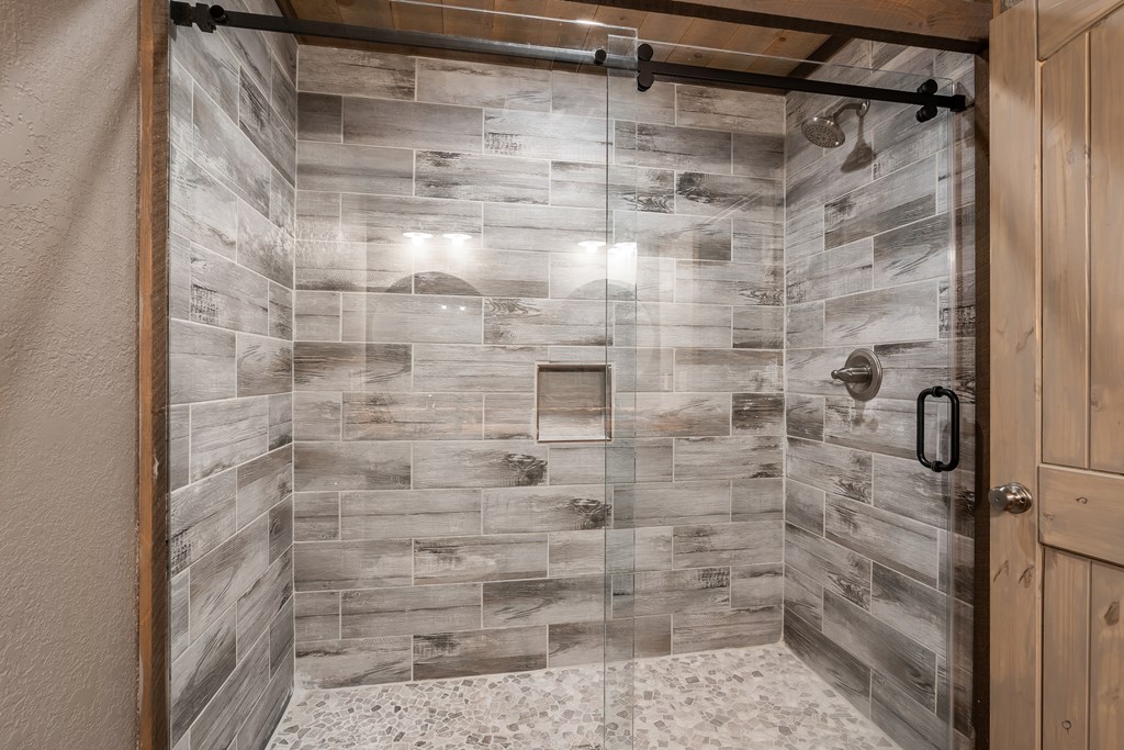 421058 Mineral Bluff Residential