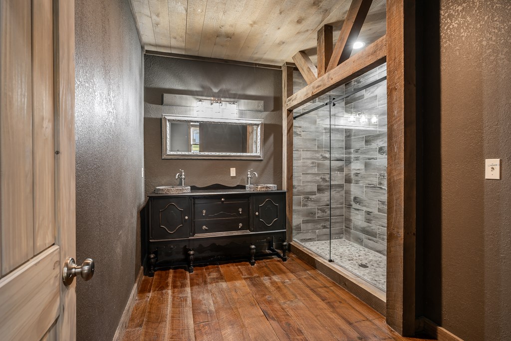 421058 Mineral Bluff Residential