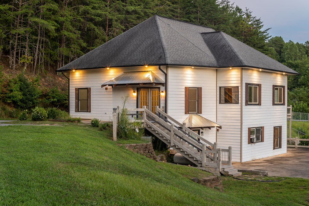 421058 Mineral Bluff Residential