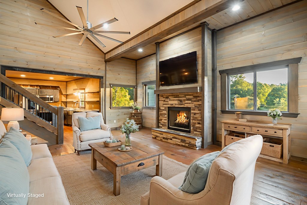 421058 Mineral Bluff Residential