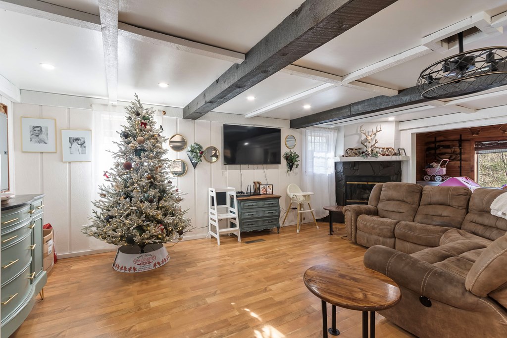 421105 Murphy Residential