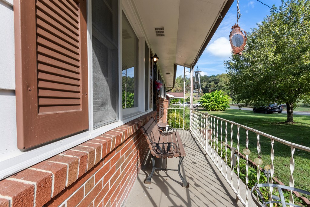 421122 Andrews Residential