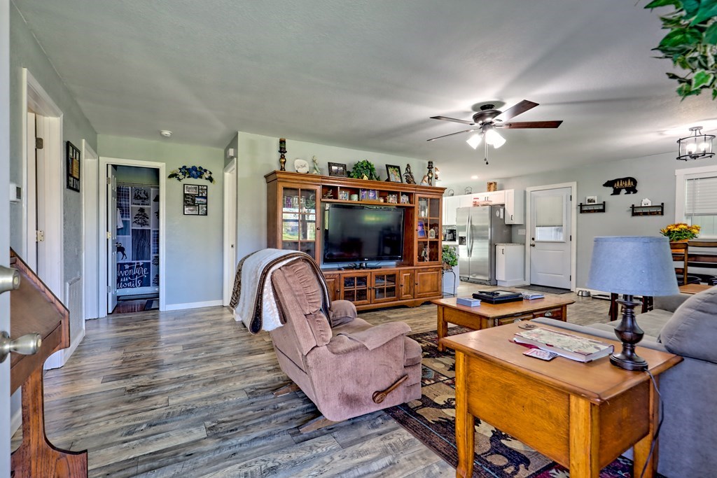 421135 Andrews Residential