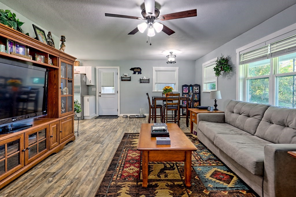 421135 Andrews Residential