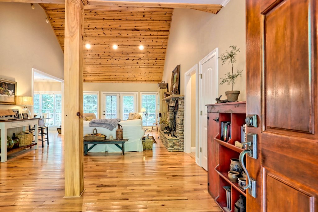 421146 Clayton Residential