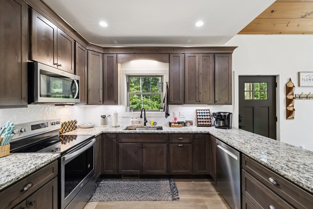 421175 Mineral Bluff Residential