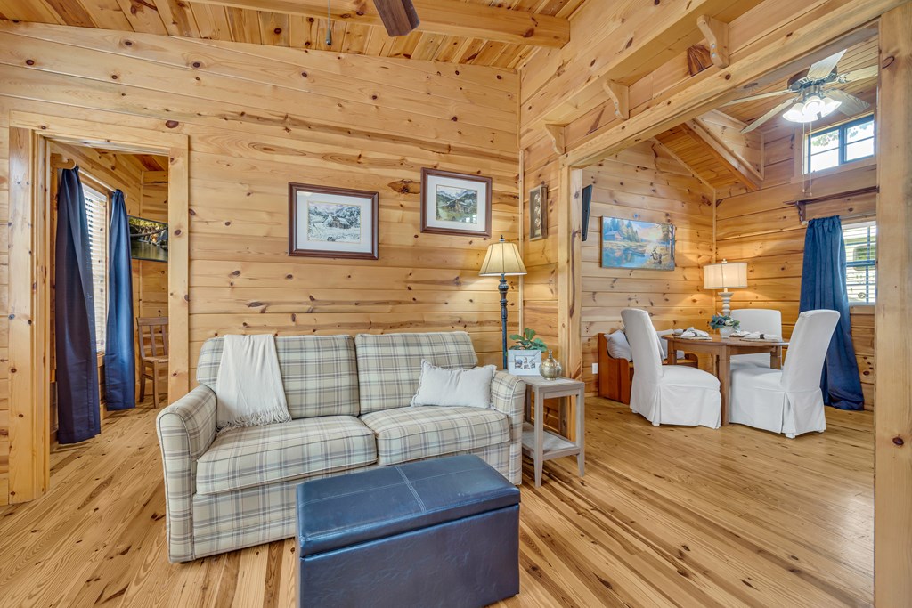 421201 Dillard Residential