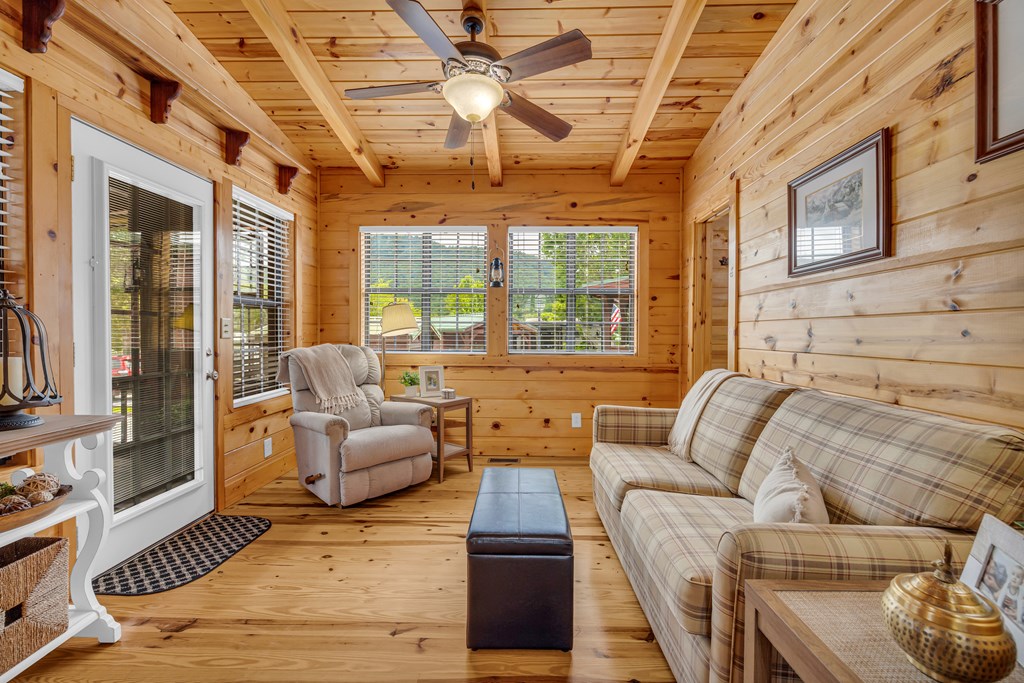 421201 Dillard Residential