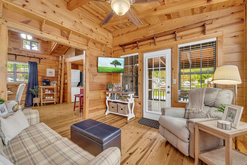 421201 Dillard Residential