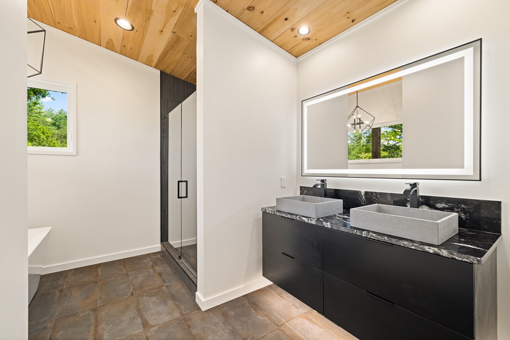 421206 Mineral Bluff Residential