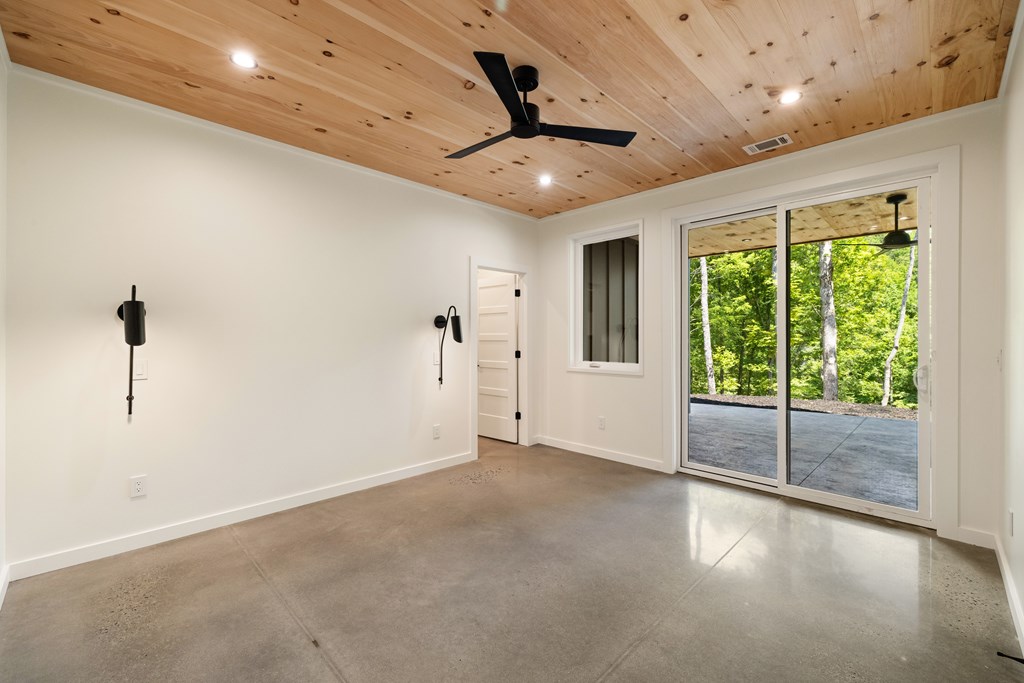 421206 Mineral Bluff Residential